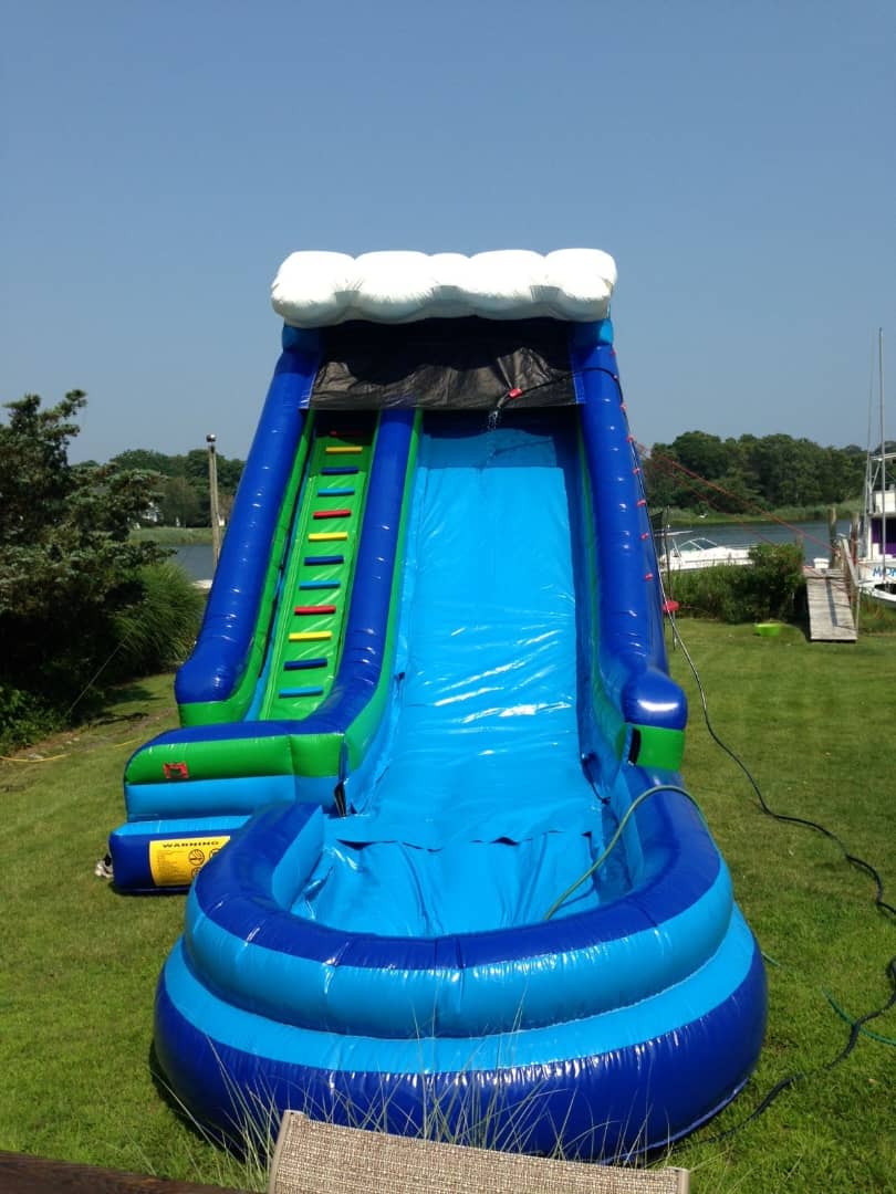 17 Foot Cloud Top Green Wave Slide